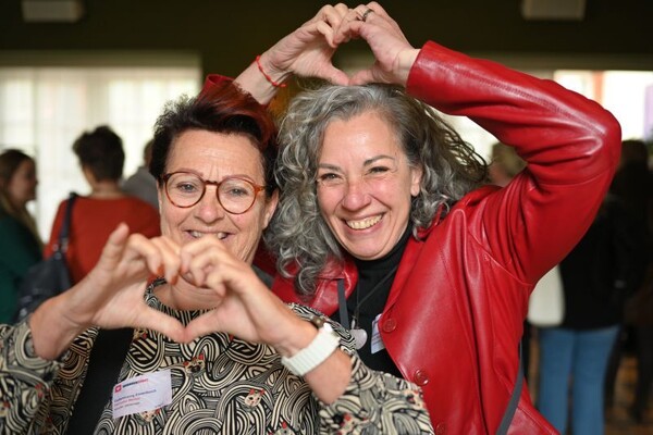 Samen bouwen aan een gemeenschap die voor elkaar zorgt